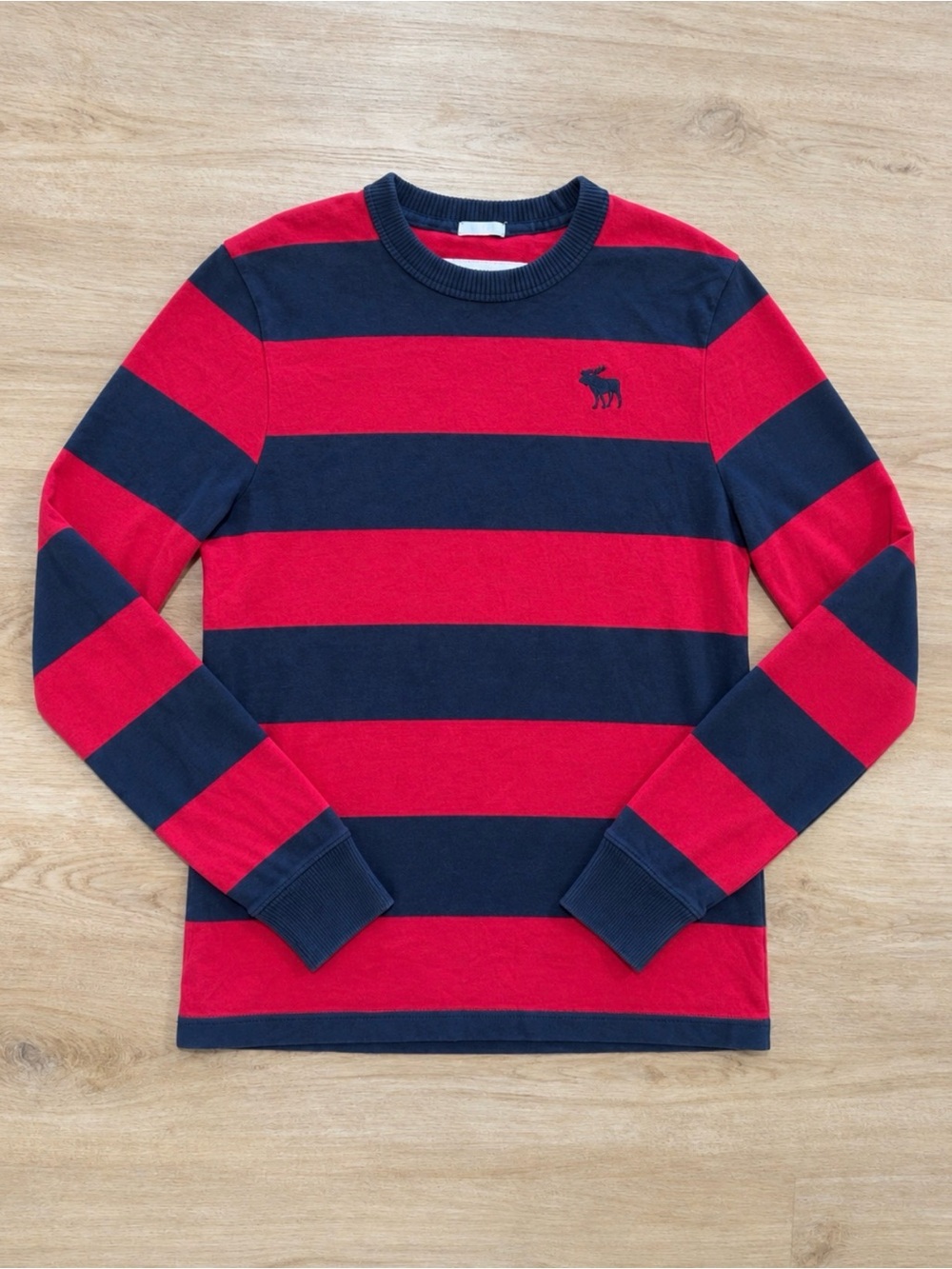 Abercrombie & Fitch Red and Navy Wide-Stripe Crewneck